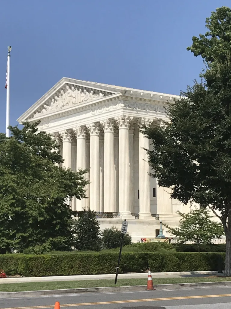 Photo of the United States Supreme Court.